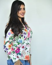 Heroine Ketika Sharma at Single Movie Interview Pictures 31 Heroine Ketika Sharma at Single Movie Interview Pictures 31