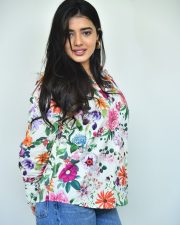 Heroine Ketika Sharma at Single Movie Interview Pictures 32