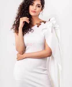 Heroine Ritika Singh in White Dress Picture 01