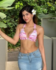 Hot Sakshi Malik in a Sexy White Pink Bikini Bra and Denim Skirt Pictures 02