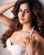 Irresistible Sakshi Malik Cleavage in a White Pearl Bandeau Top Photos 10 Irresistible Sakshi Malik Cleavage in a White Pearl Bandeau Top Photos 10