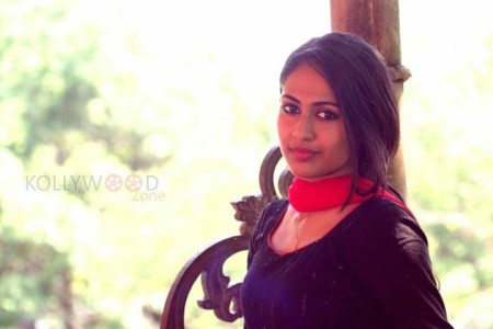 Malayalam Actress Aparna Vinod Photos 10