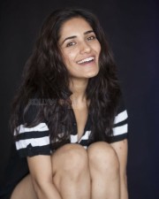 Meet Cute Heroine Ruhani Sharma Sexy Photos 04