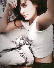 Model And Actress Mandana Karimi Photos 01