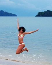 Model And Actress Mandana Karimi Photos 14