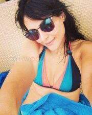 Model And Actress Mandana Karimi Photos 25