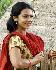 Nerungi Vaa Muthamidathe Movie Heroine Sruthi Hariharan Stills 04