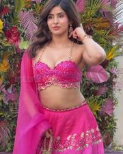 Photogenic Sakshi Malik in a Hot Pink Bralette Top with a Pink A Line Lehenga Skirt Photos 01