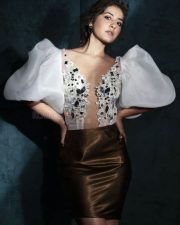 Sexy Cute Actress Raashi Khanna Photoshoot Stills 06