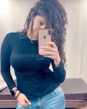 Sexy Ritika Singh Pics 01
