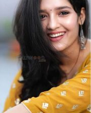 Sexy Ritika Singh Pics 04