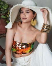 Sexy Rubina Dilaik in an Orange and White Outfit with a Summer Hat Photos 01