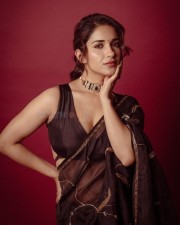 Sexy Ruhani Sharma in a Black Printed Saree with Sleeveless Blouse Photos 05