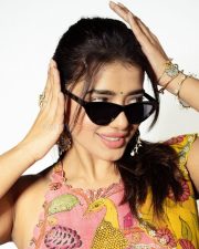 Single Actress Ketika Sharma in a Stylish Floral Saree with Matching Sleeveless Blouse Photos 04