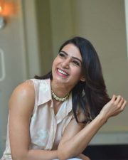 Stylish Sensual Samantha Photos 02