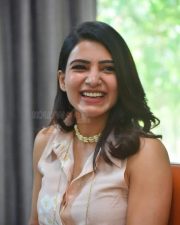 Stylish Sensual Samantha Photos 09
