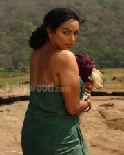 Swetha Menon In Thaaram Movie Stills 01