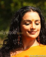 Swetha Menon In Thaaram Movie Stills 02