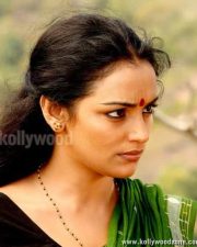 Swetha Menon In Thaaram Movie Stills 08