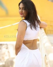 Tollywood Sexy Beauty Neha Deshpande Pictures 02