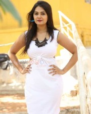 Tollywood Sexy Beauty Neha Deshpande Pictures 04