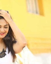 Tollywood Sexy Beauty Neha Deshpande Pictures 16