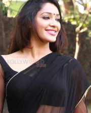 Aayirathil Iruvar Movie Actress Samruthika Sexy Saree Photos 17 Aayirathil Iruvar Movie Actress Samruthika Sexy Saree Photos 17