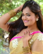 Actress Aswini Hot Saree Cleavage Pictures 09