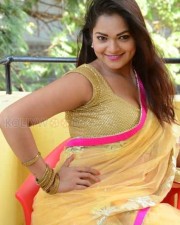 Actress Aswini Hot Saree Cleavage Pictures 27