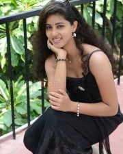 Actress Pavani Sexy Pictures 03