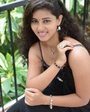 Actress Pavani Sexy Pictures 17
