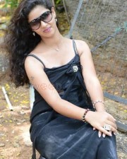 Actress Pavani Sexy Pictures 19