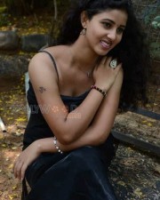 Actress Pavani Sexy Pictures 23