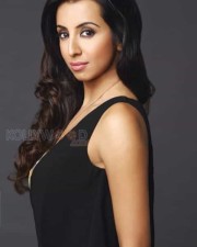 Actress Sanjjanaa Galrani Sexy New Photoshoot Stills 04