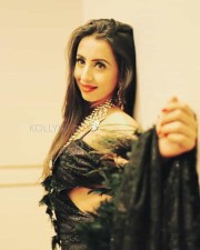 Actress Sanjjanaa Galrani Walks The Ramp For Designer Ramesh Dembla Photos 07