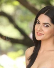 Beautiful Sakshi Chowdary Photos 18