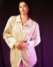 Glamorous Actress Nyra Banerjee in an off shoulder cream linen dress with gold belt photos 07 Glamorous Actress Nyra Banerjee in an off shoulder cream linen dress with gold belt photos 07