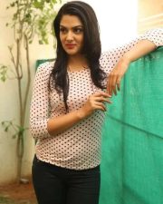 Glamourous Sakshi Chaudhary Photos 08