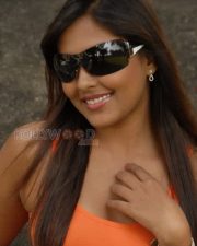 Madhu Shalini Sexy Stills 05
