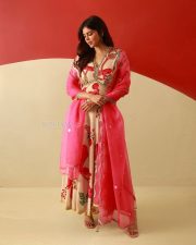 Odum Kuthira Chaadum Kuthira Heroine Kalyani Priyadarshan in a Pink Saree Photos 03