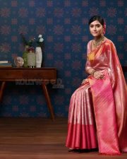 Oomai Vizhigal Actress Mamta Mohandas Saree Photoshoot Pictures 01