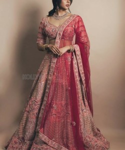Sesham Mikeil Fathima Actress Kalyani Priyadarshan Photoshoot Pictures 03