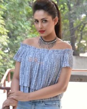 Sexy Actress Madhu Shalini Stills 03