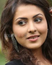 Sexy Madhu Shalini Photos 29