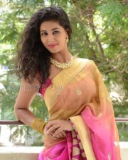 Vasudhaika 1957 Actress Pavani Photos 28