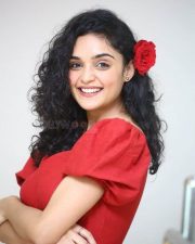 Actress Kashish Khan at Kinnerasaani Trailer Launch Pictures 02