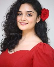 Actress Kashish Khan at Kinnerasaani Trailer Launch Pictures 03