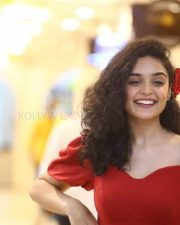 Actress Kashish Khan at Kinnerasaani Trailer Launch Pictures 11