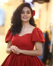 Actress Kashish Khan at Kinnerasaani Trailer Launch Pictures 13