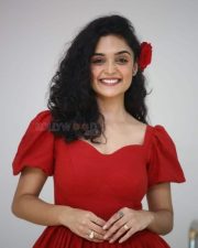Actress Kashish Khan at Kinnerasaani Trailer Launch Pictures 20
